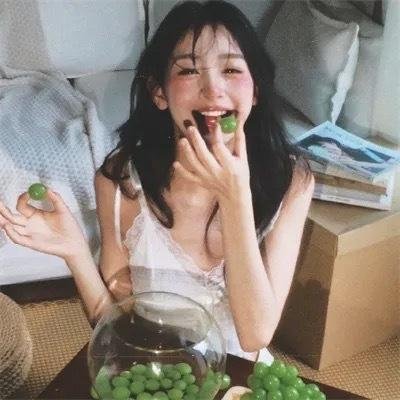 艳妻扮婢记